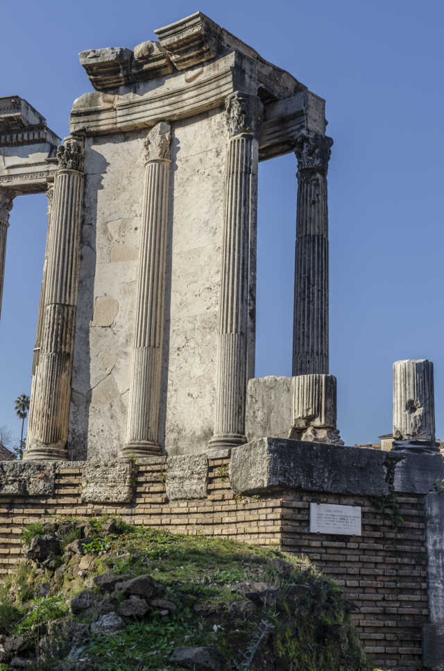 84 - Italia - Roma - Foro Romano - templo de Vesta